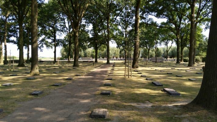 Duite begraafplaats, Langemark